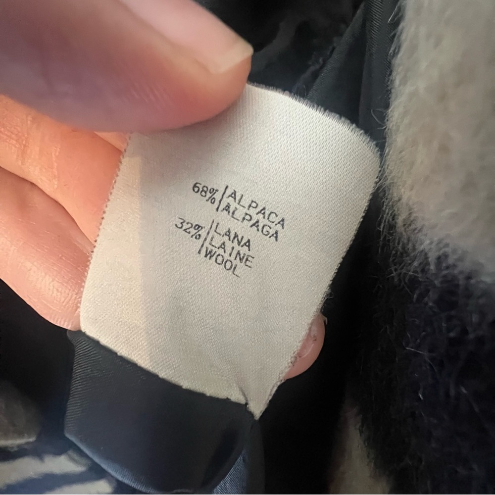 VINTAGE VERSACE Alpaca/Wool - Picture 11 of 11